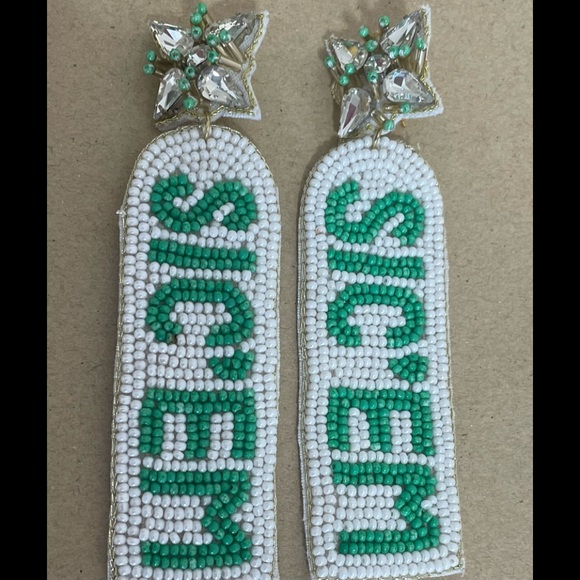 💚🏈RESTOCK!! Baylor University Sic’Em Beaded Earrings - Picture 1 of 1